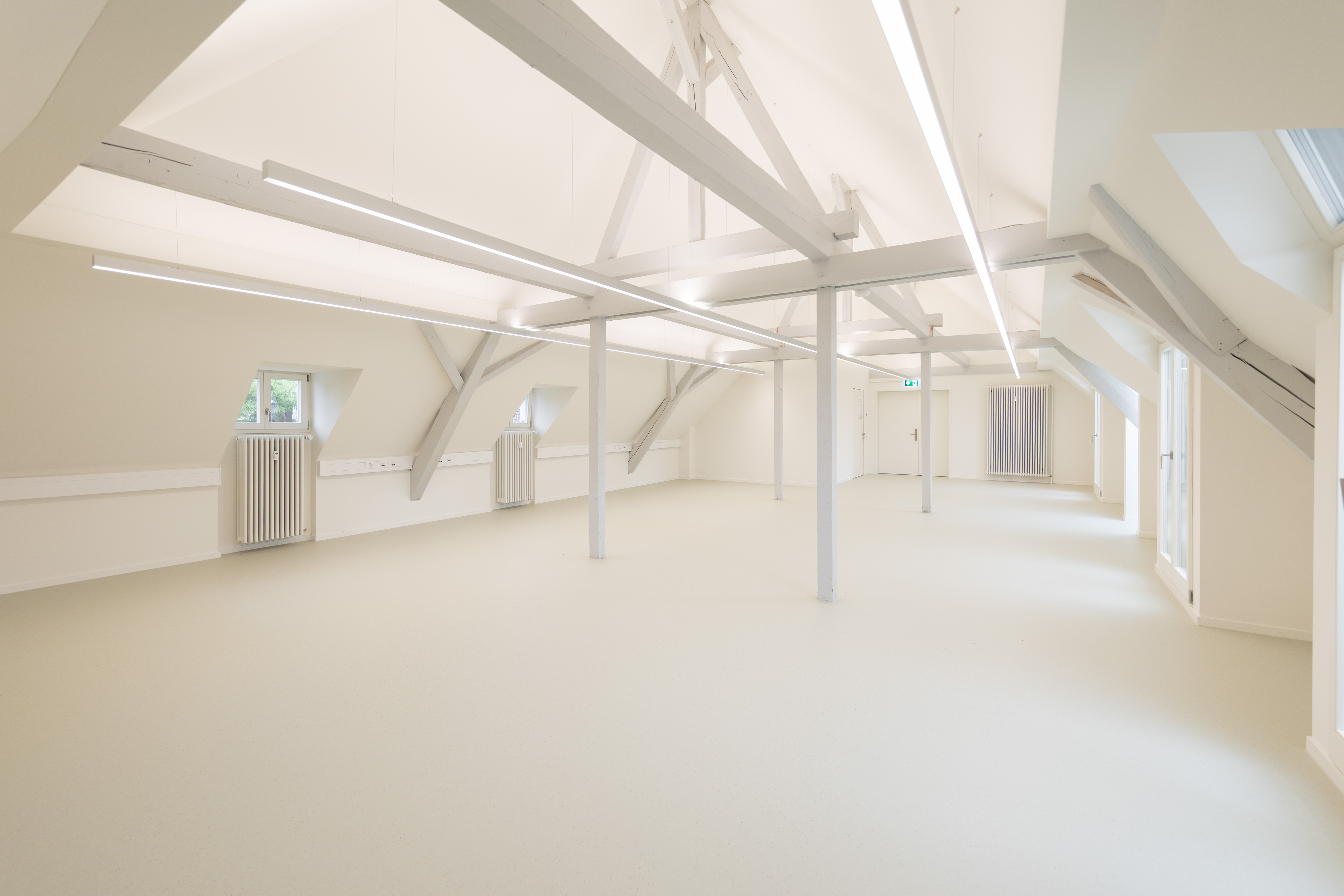 Der attraktive Gewerberaum im Dachstock (Raum Dachgeschoss Nordwest)